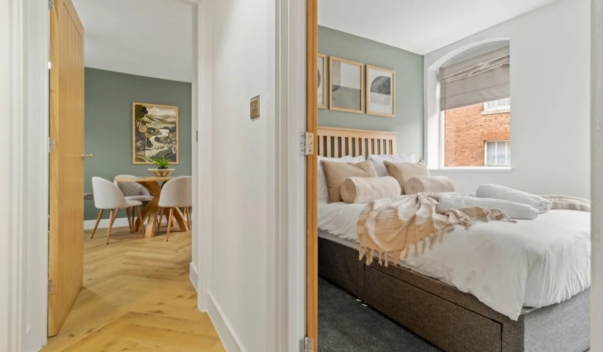 Ideal accommodation in Wercestershire pear tree city centre house