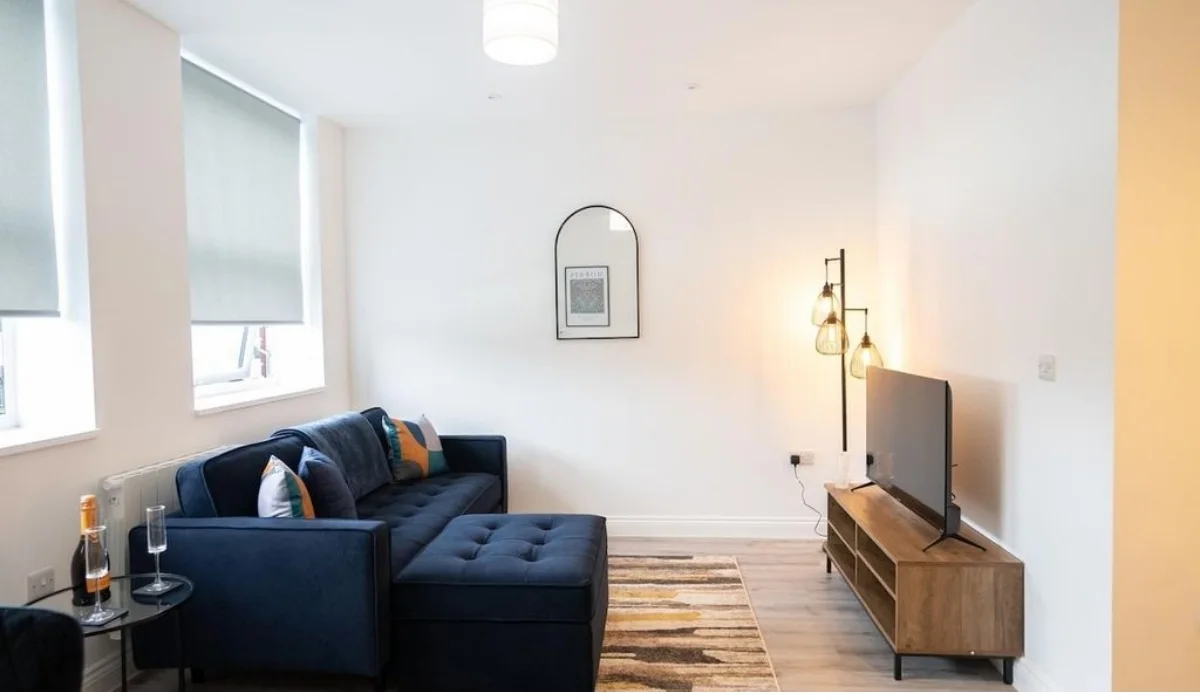  solihull accommodation having warwick house which offers every facilities