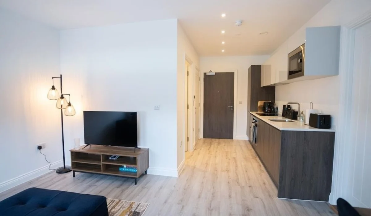 Luxury House Accommodation in Solihull near Touchwood, Resorts World and the town centre