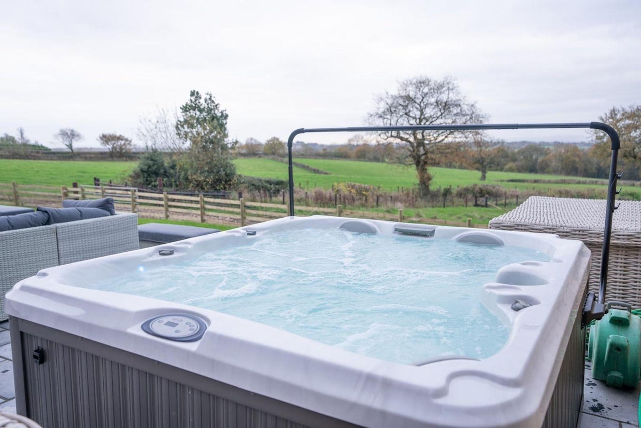 Grange House hot tub and countryside accommodation near Birmingham