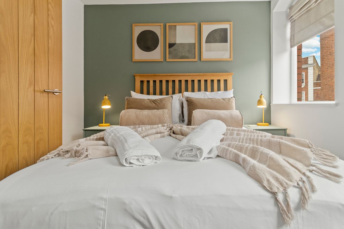 Luxury Accommodation in Worcester city centre LussoLets serviced apartments 2026