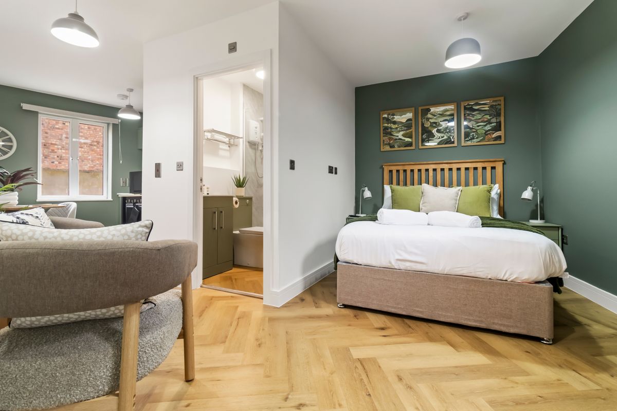 Pippin studio apartment Worcester interior living area LussoLets