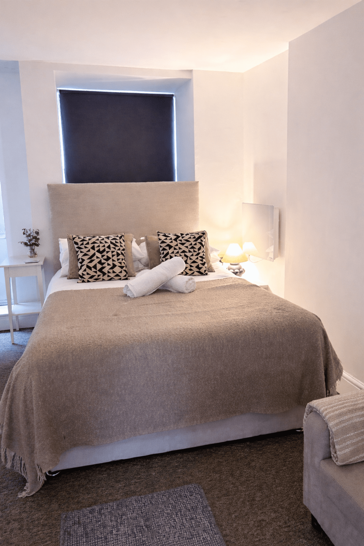 Serviced apartments Hereford LussoLets interior amenities WiFi kitchen comfortable stay