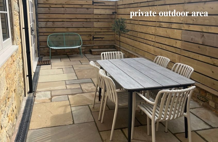 Pet-Friendly Luxury Accommodation near Broadway Cotswolds village life