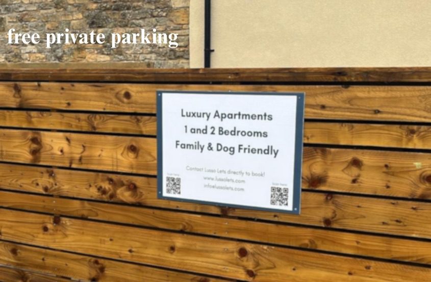Pet-Friendly Luxury Accommodation with comfortable Broadway living space