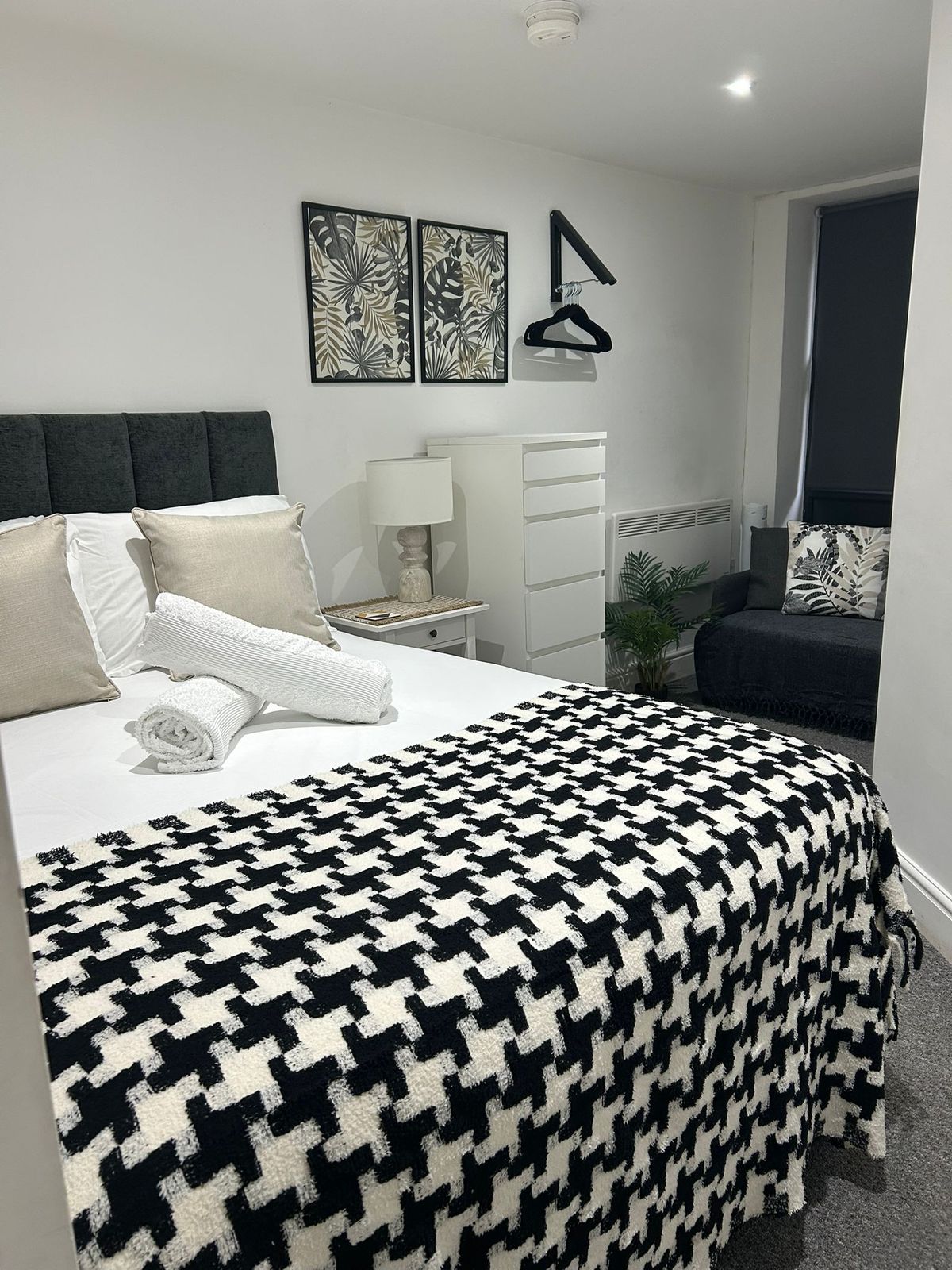 Serviced apartments Hereford Eign Street six studio apartments LussoLets interior overview