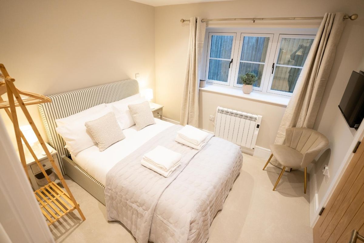 Houses for Rent Near Me shown as a dog friendly LussoLets apartment in Broadway Cotswolds