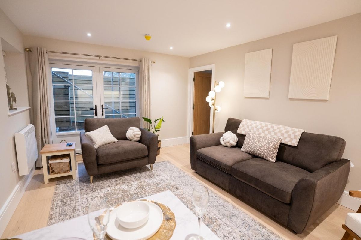 Houses for Rent Near Me in Broadway Cotswolds with a walkable High Street and countryside walks