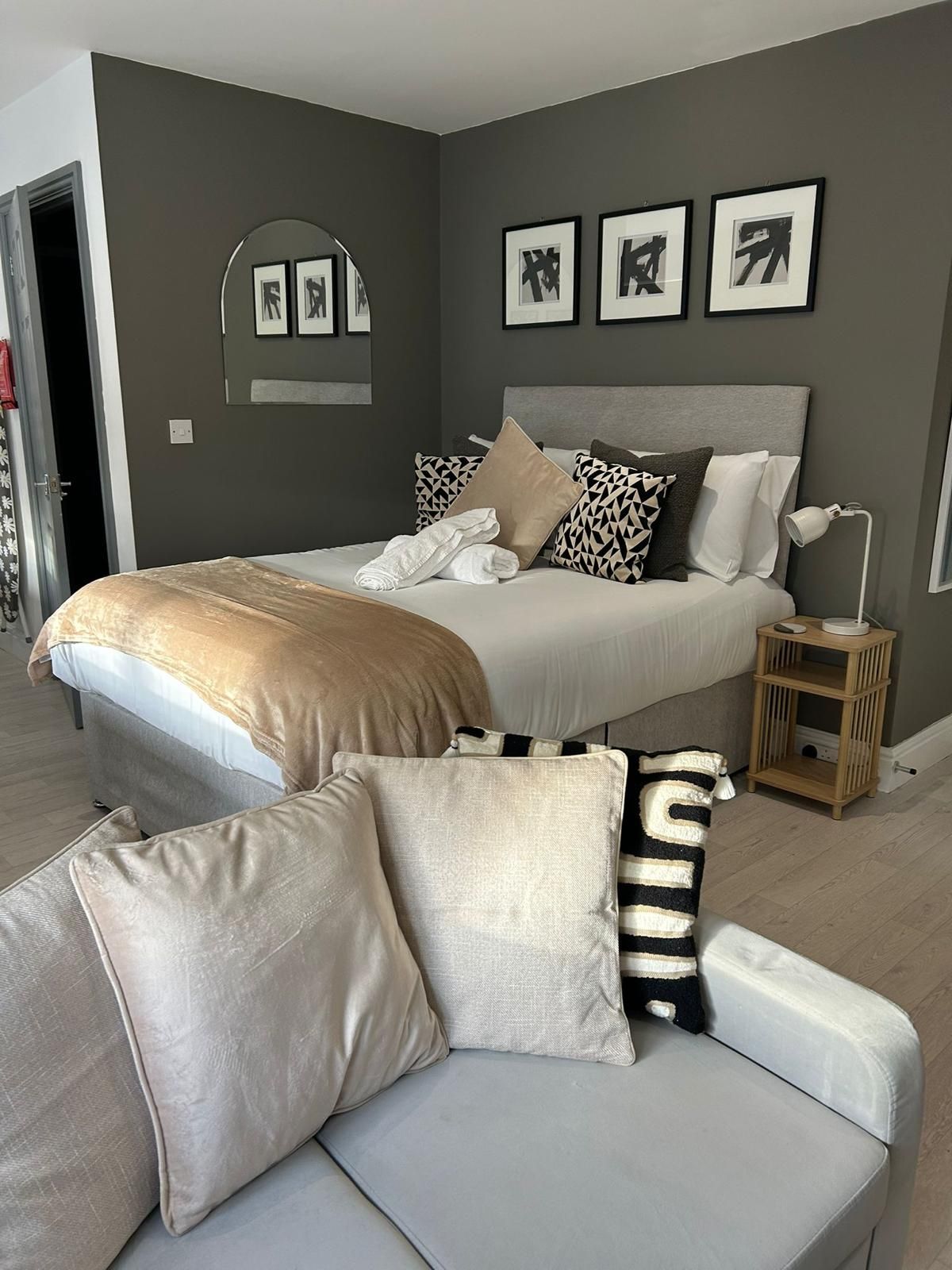 Lusso Herefordshire luxury serviced apartments Eign Street LussoLets luxury living