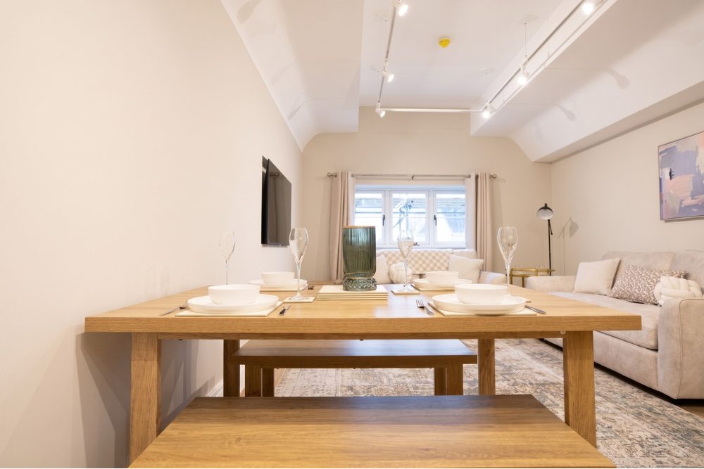 Broadway Cotswolds walking routes countryside pet-friendly holiday homes Tower walking