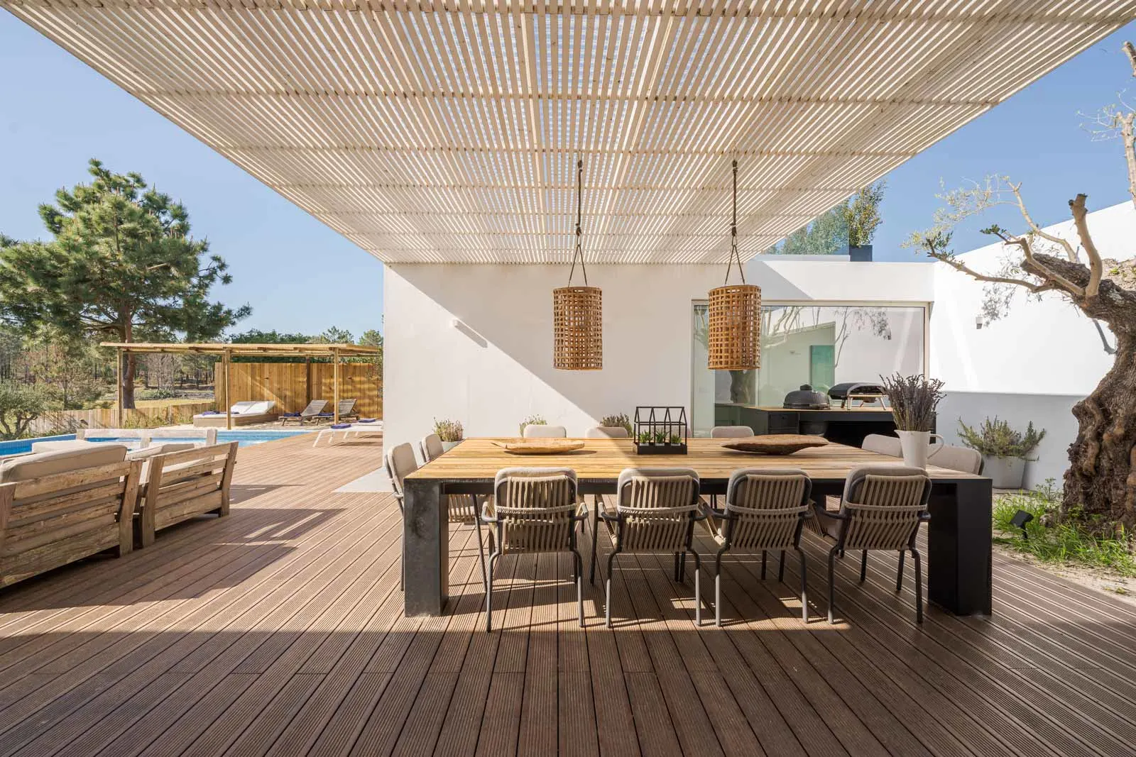 Modern well designed luxury serviced accommodation in the UK area equipped with essential amenities for a life of luxury.